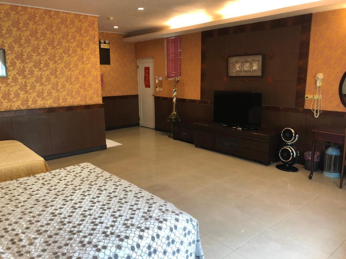 星辰庭園汽車旅館 Touliu Extérieur photo